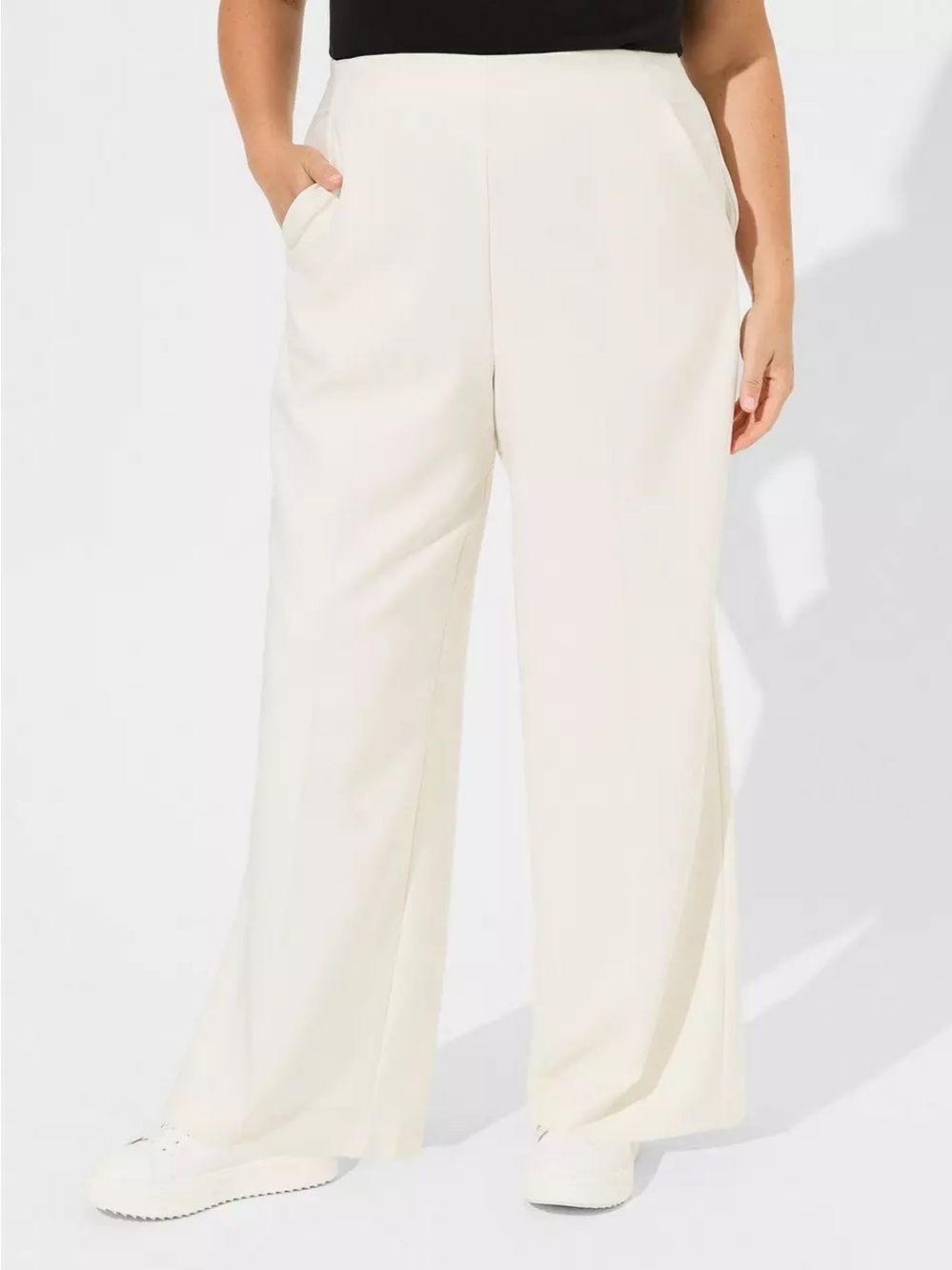 NEW Torrid Pull-On Wide Leg Studio Refined Crepe High-Rise Pant 1X Short Ivory